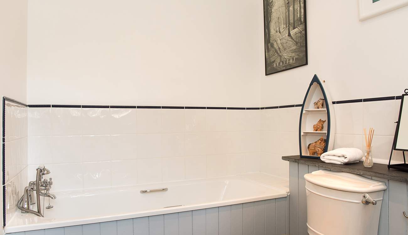 The en suite for Bedroom 5.