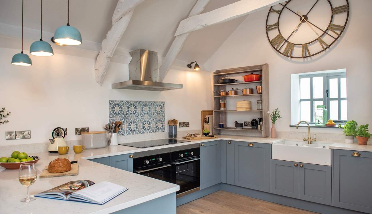 The kitchen is really well-equipped.