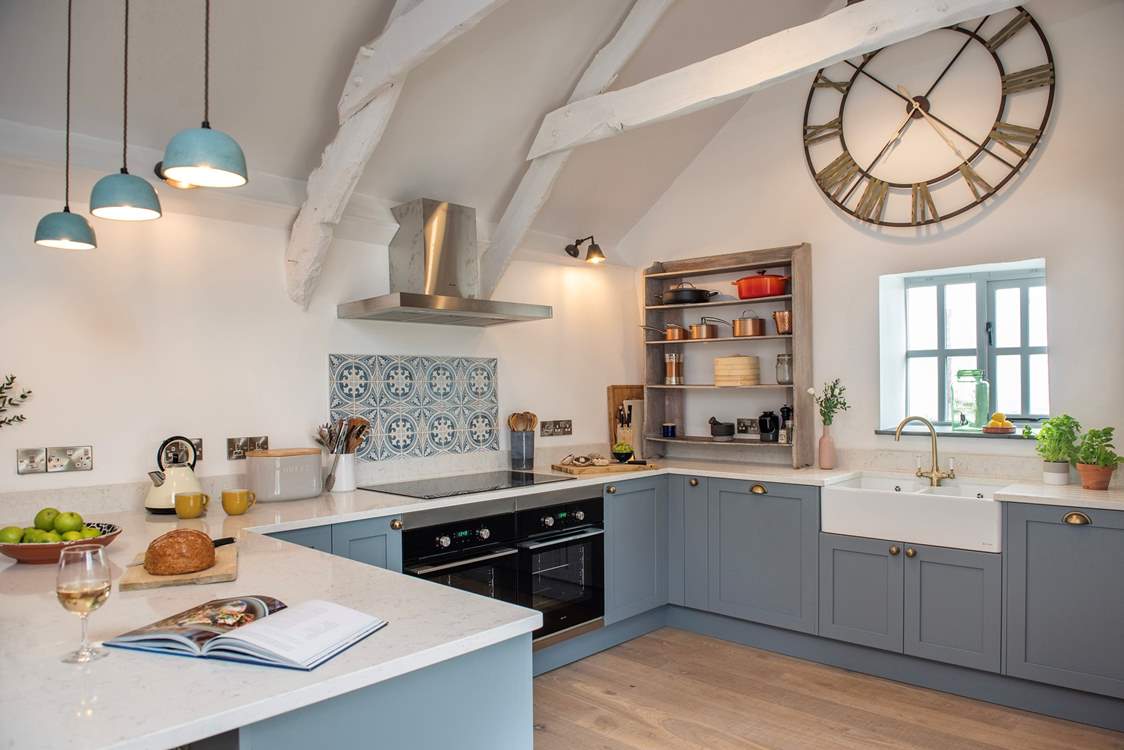 The kitchen is really well-equipped.
