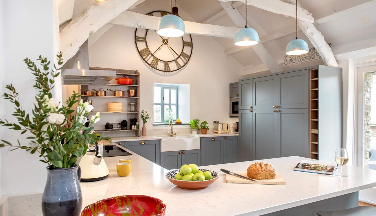 Pull up a pew at the breakfast bar for a quick snack or to enjoy a glass of your favourite tipple whilst you keep the chef entertained.