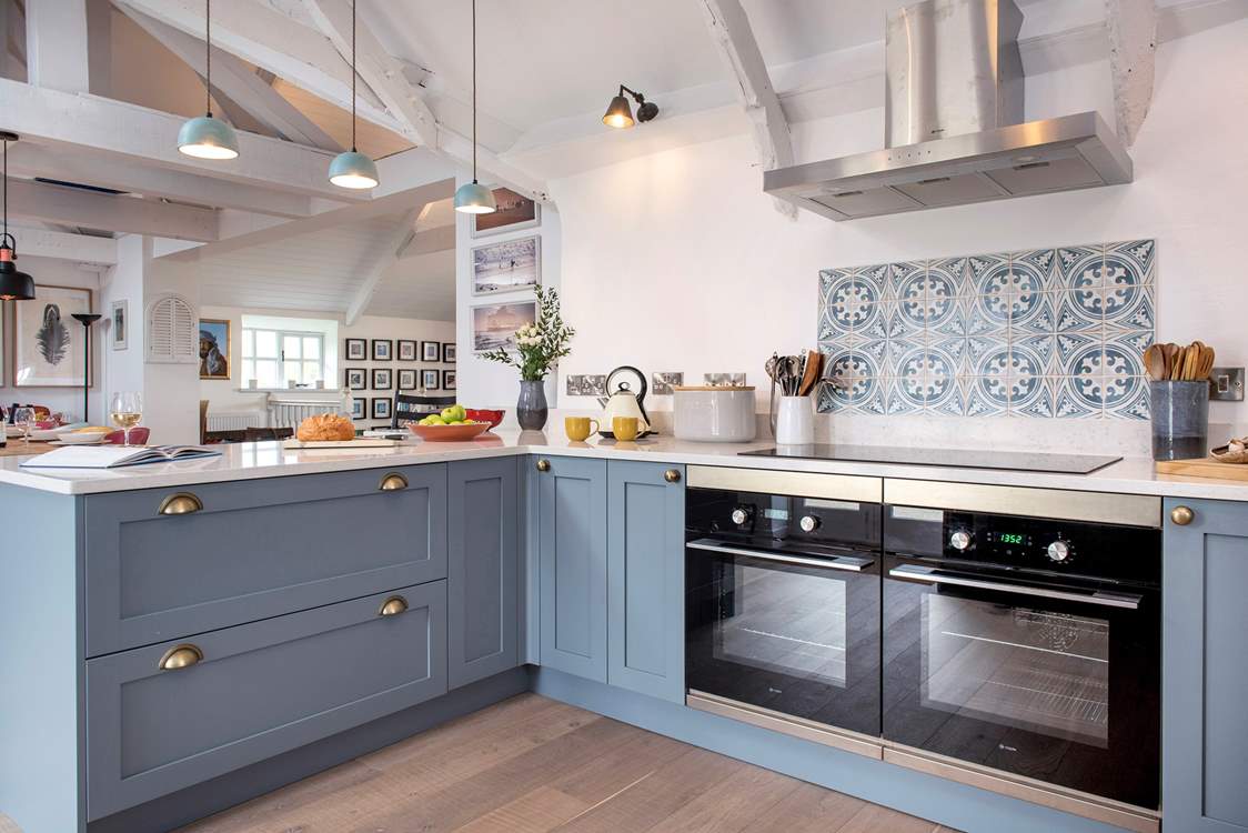 Double ovens and the large hob are just what you need when catering for a crowd.