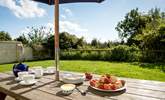 A glorious setting for dining al fresco. - Thumbnail Image