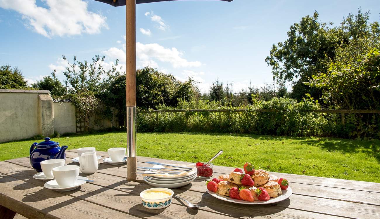 A glorious setting for dining al fresco.