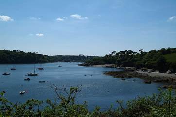 The beautiful Helford River, and its wonderful woodland valleys, are about 15 minutes away by car from the cottage.