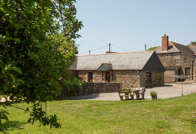 The parking is practical and spacious at Springfield Cottage.