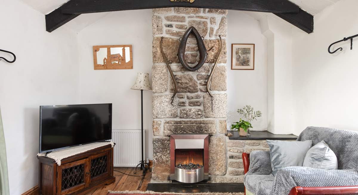 This traditional cottage is built of Cornish granite and sure to keep you cosy throughout the year.