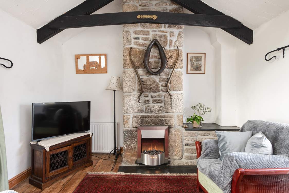 This traditional cottage is built of Cornish granite and sure to keep you cosy throughout the year.