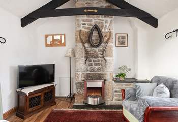 This traditional cottage is built of Cornish granite and sure to keep you cosy throughout the year.