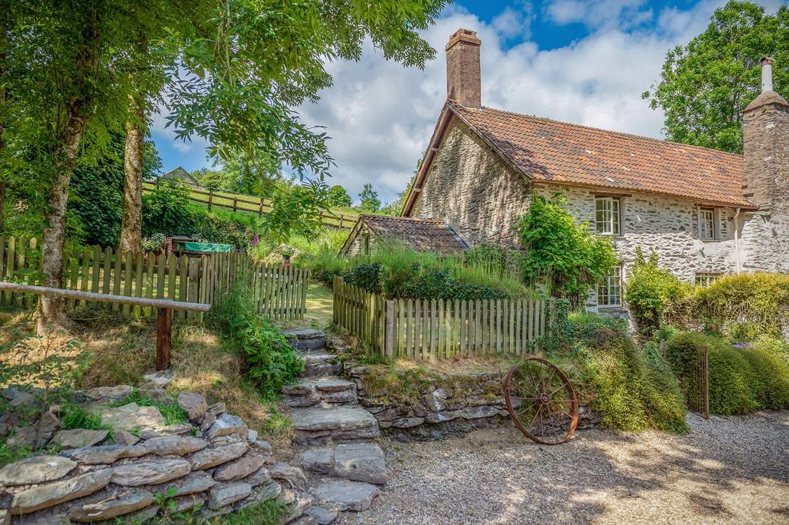 Week Cottage is a self-contained part of an historic farmhouse on the edge of Exmoor. The setting is peaceful, off the beaten track, yet very easy to get to.