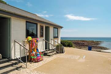 The great little cafe at Talland Bay.