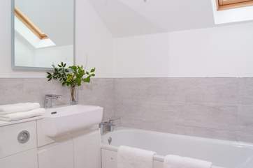 This is a lovely bathroom.