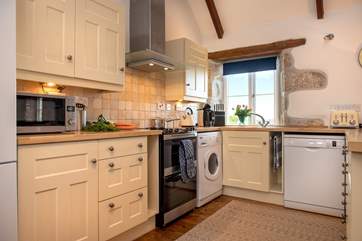 The well-equipped kitchen.