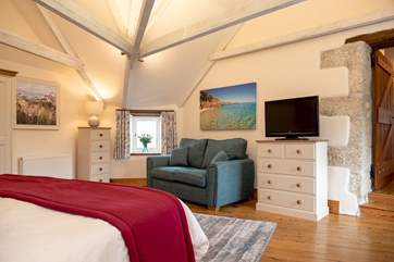 The master bedroom has an en suite shower-room.