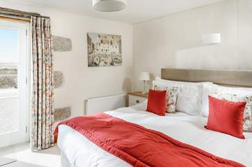 Gorgeous linens ensure a great night's sleep.