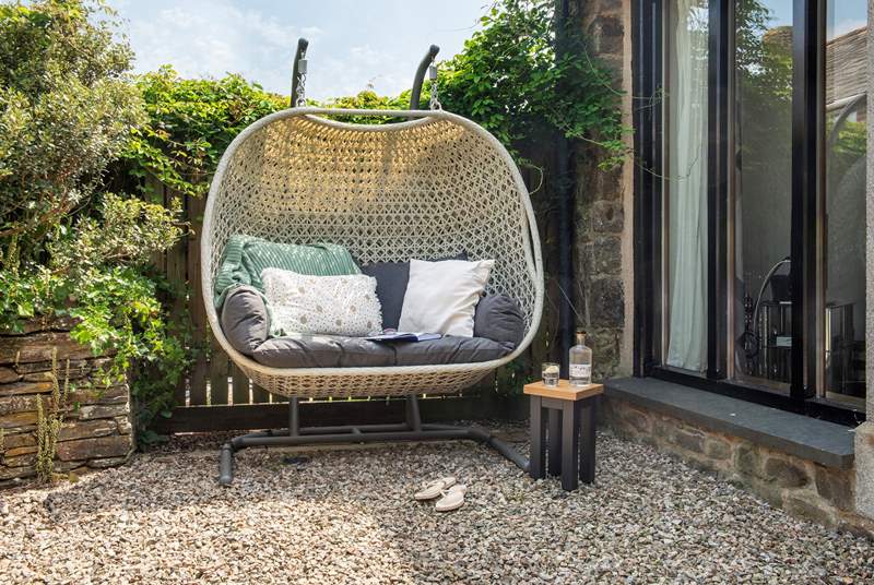 Enjoy a glass of your favourite tipple whilst relaxing in he egg chair