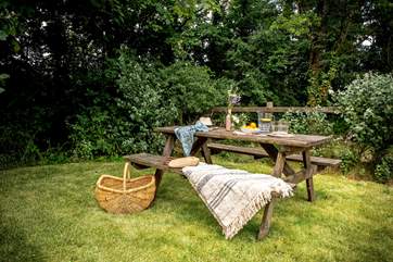 The picnic bench i the main garden is another place to enjoy alfresco dining