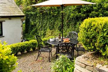 Enjoy meals al fresco style.
