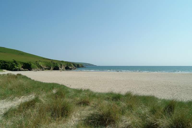 Par Sands is a short car trip away, perfect for beach games and with parking right by the beach.