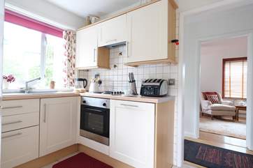 The well-equipped kitchen.