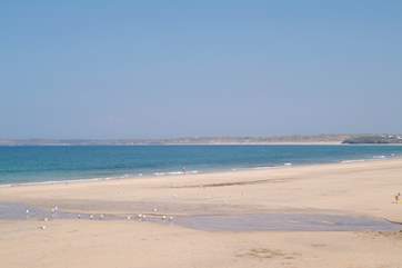 Carbis Bay beach is nearby.