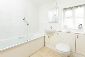 The sparkling family bathroom.