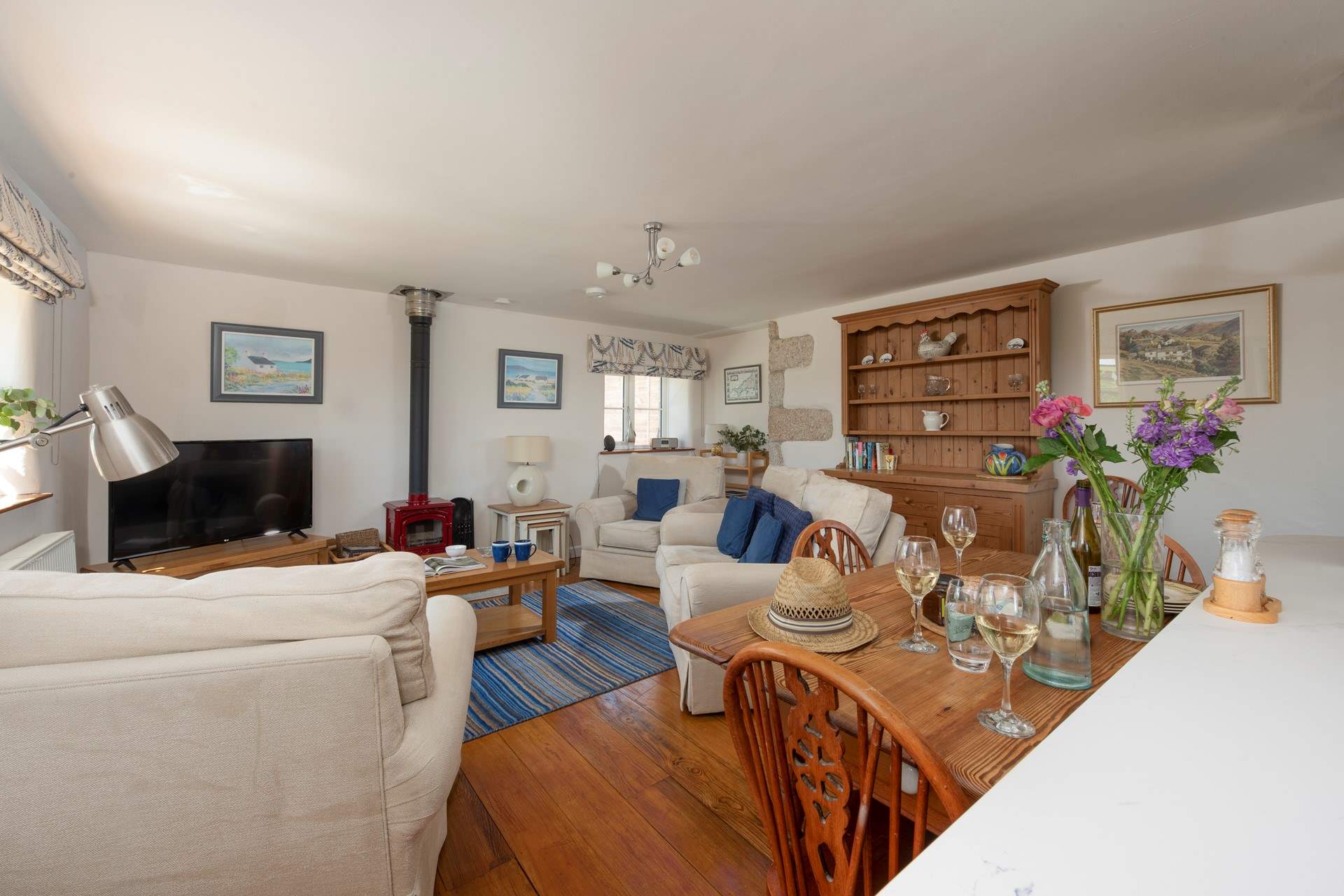 A charming and sociable cottage.