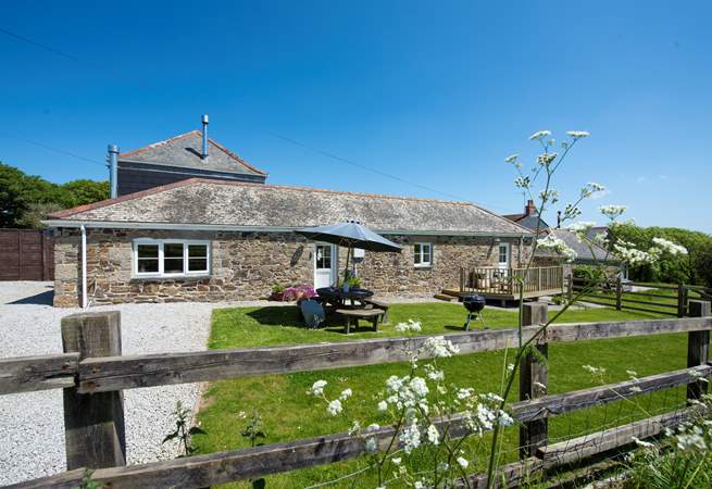 Rowes Cottage has its own private garden to the front. (Garden furniture is available Easter to October).