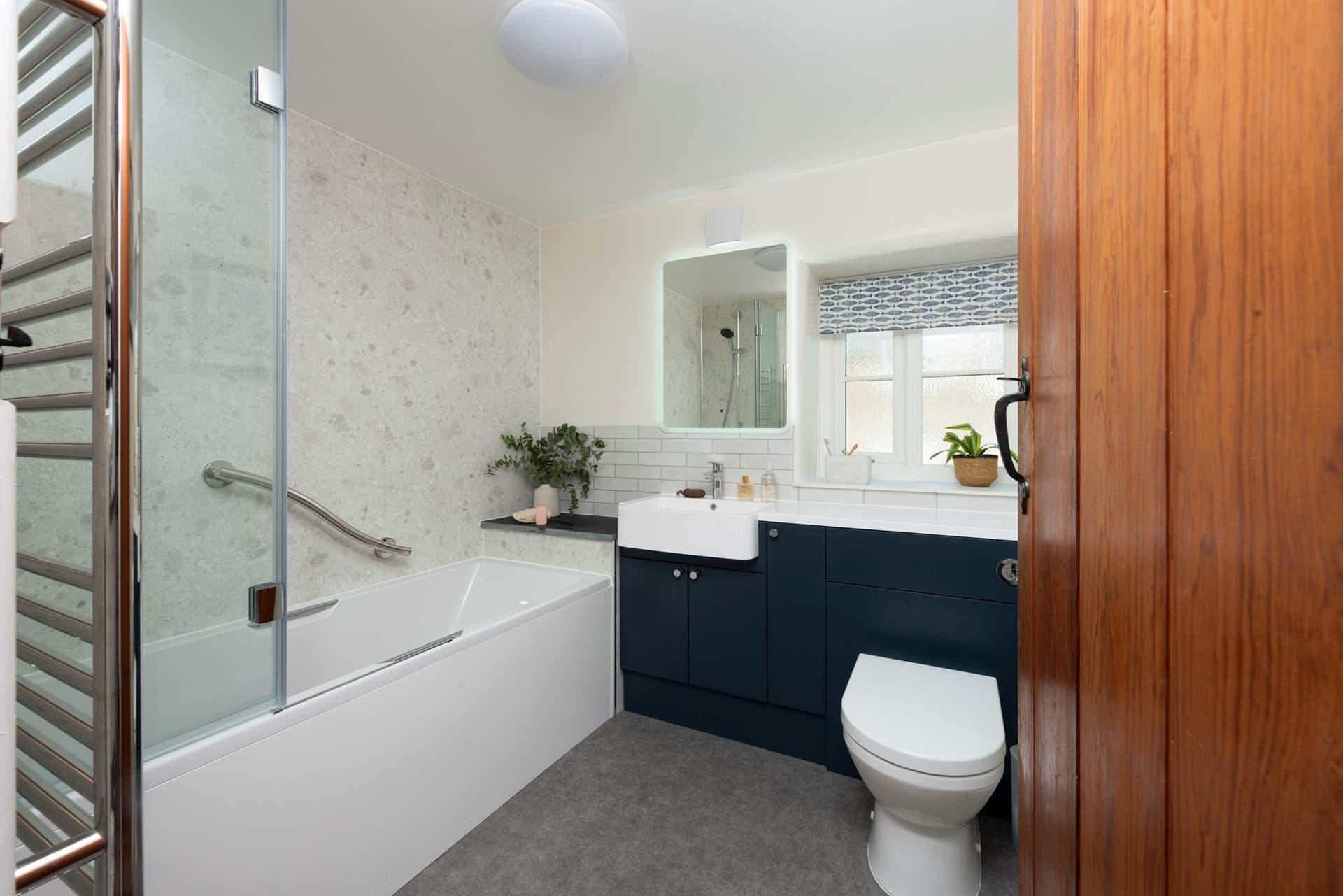 The sparkling family bathroom.