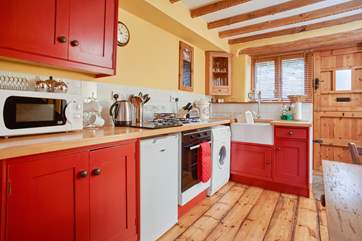 The well-equipped kitchen.