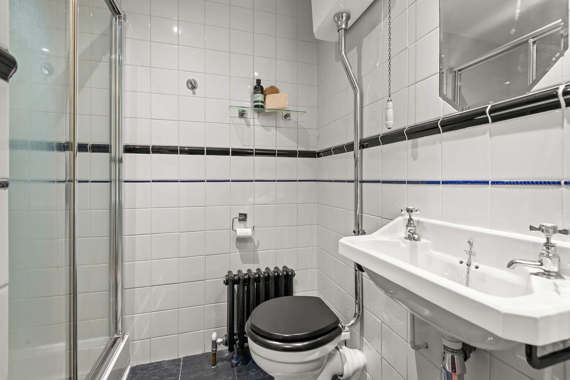 The family shower-room.