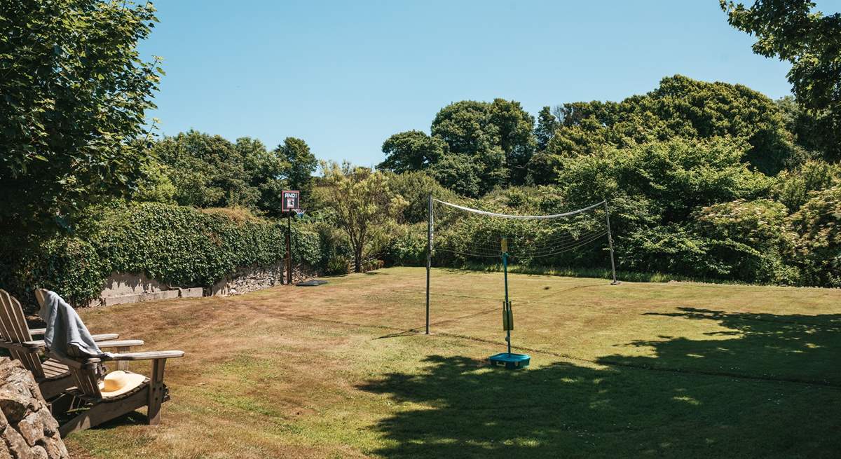 The large garden is just 10 yards from Pebble Cottage and has a badminton/volleyball net for fun and games (net available Easter to October).