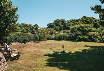 The large garden is just 10 yards from Pebble Cottage and has a badminton/volleyball net for fun and games (net available Easter to October).
