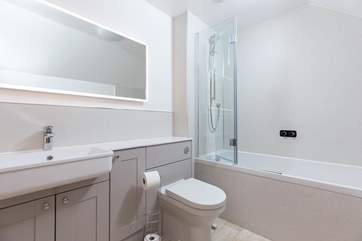 What a lovely family bathroom.