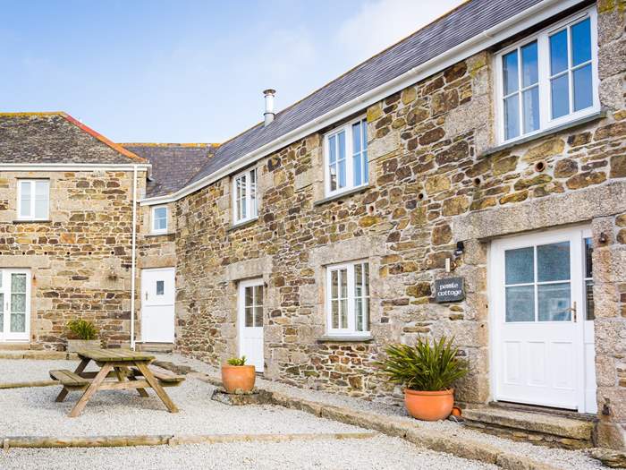 Pebble Cottage, Sleeps 6 in Mullion