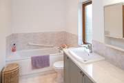 The spacious en suite bathroom.