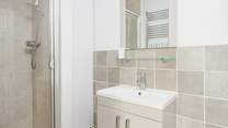 The en suite shower-room.