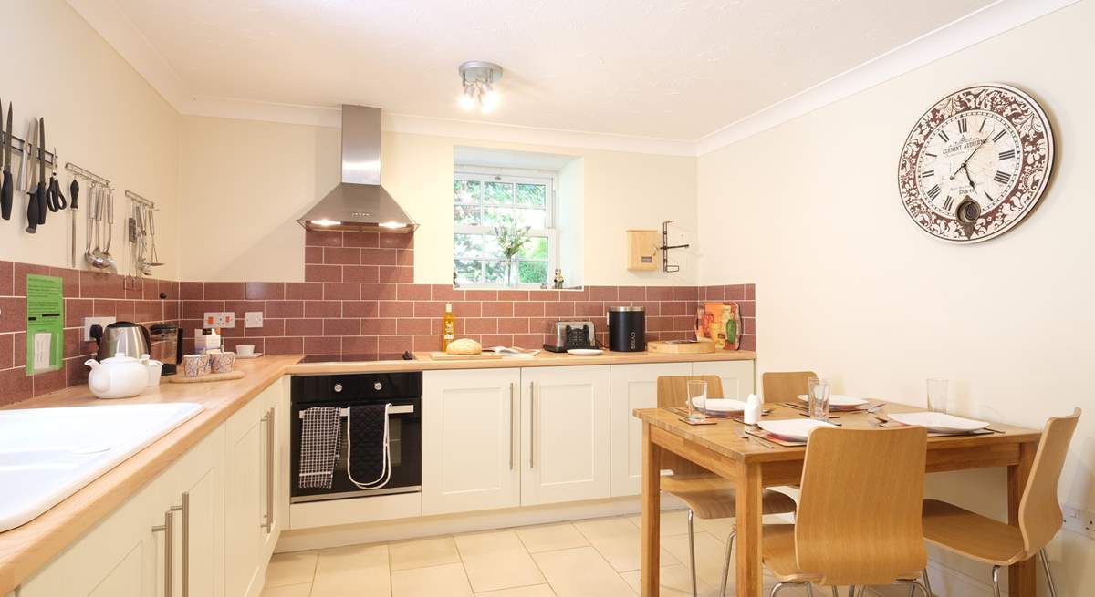 The spacious breakfast-room/kitchen.