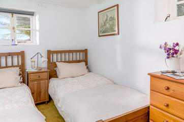 The sweet twin bedroom.