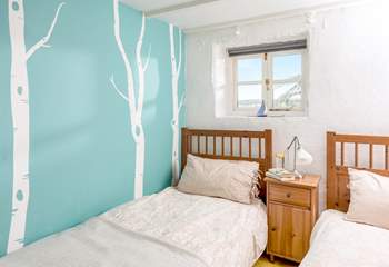 Fun decorations paying homage to the countryside. 