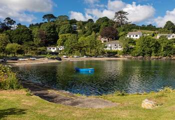 Discover hidden coves - Gillan Creek.