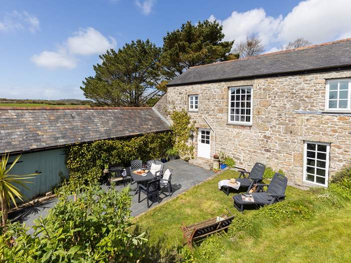 Little Trebarvah, Sleeps 4 in Porthleven