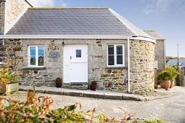 The Old Stable is attached to Pebble Cottage (1745).
