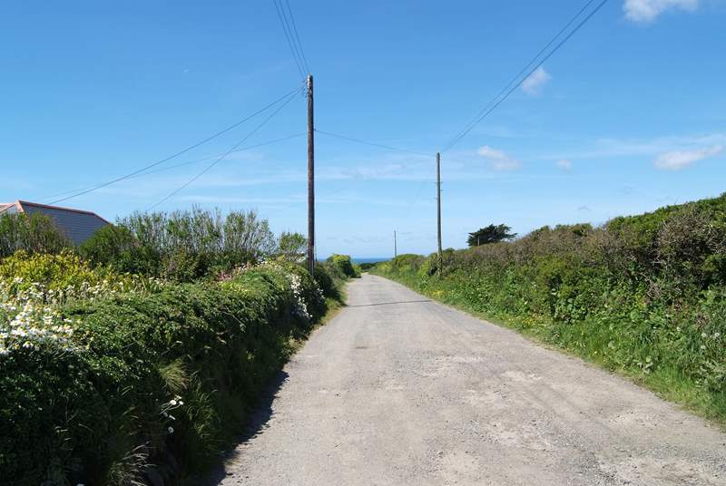 The lane leading past Westcliff to the Marconi Monument and the coastal footpath to Poldhu Cove, a ten minute walk away.