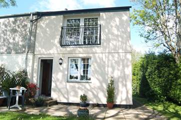 Swallows Nest is a spacious one bedroom cottage.