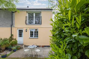 Swallows Nest is a spacious one bedroom cottage.