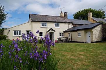 This beautiful traditional Exmoor cottage has a very private enclosed cottage garden.