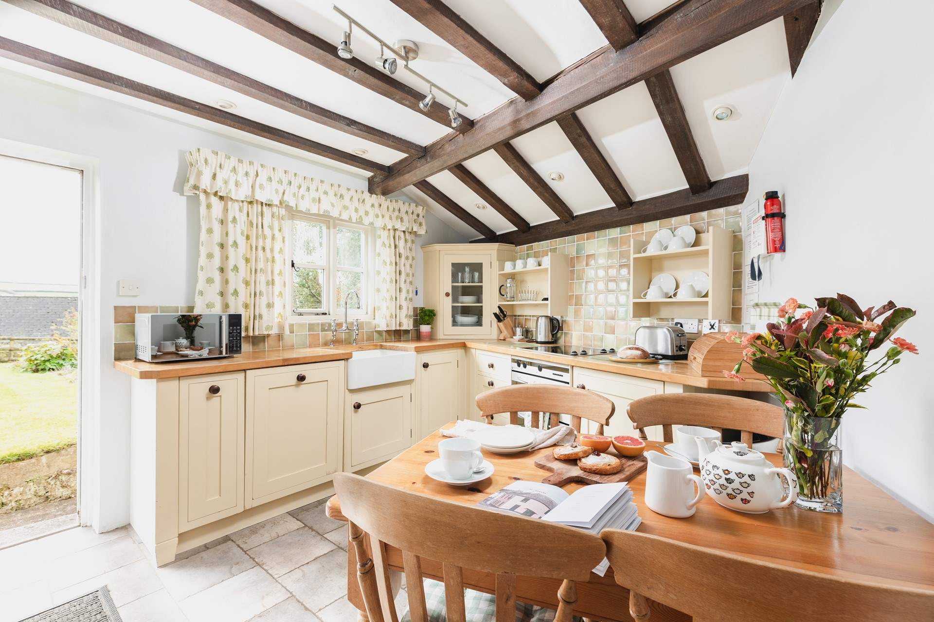 The kitchen is well equipped for making some lovely meals to share togther.