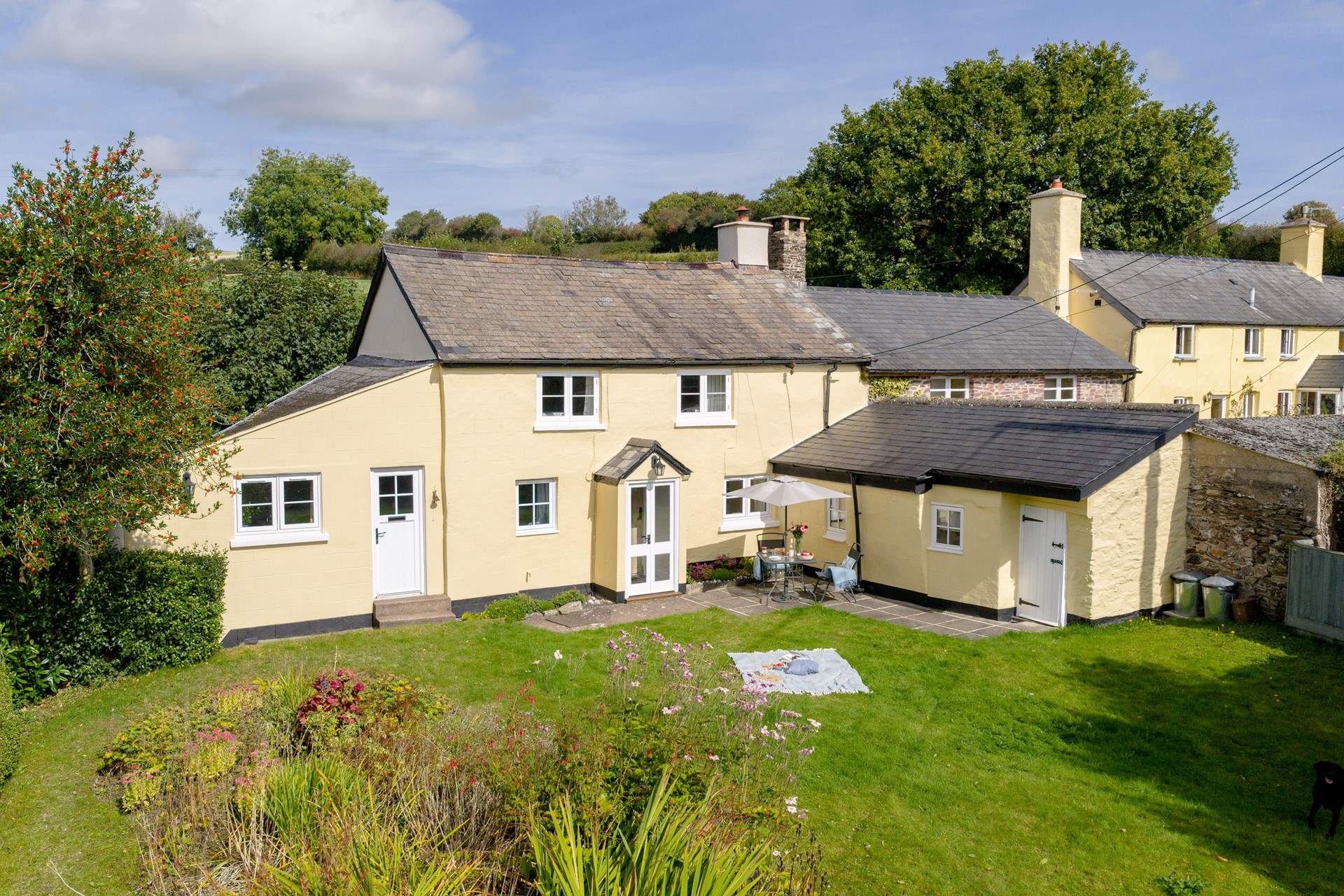 This beautiful traditional Exmoor cottage has a very private enclosed cottage garden.