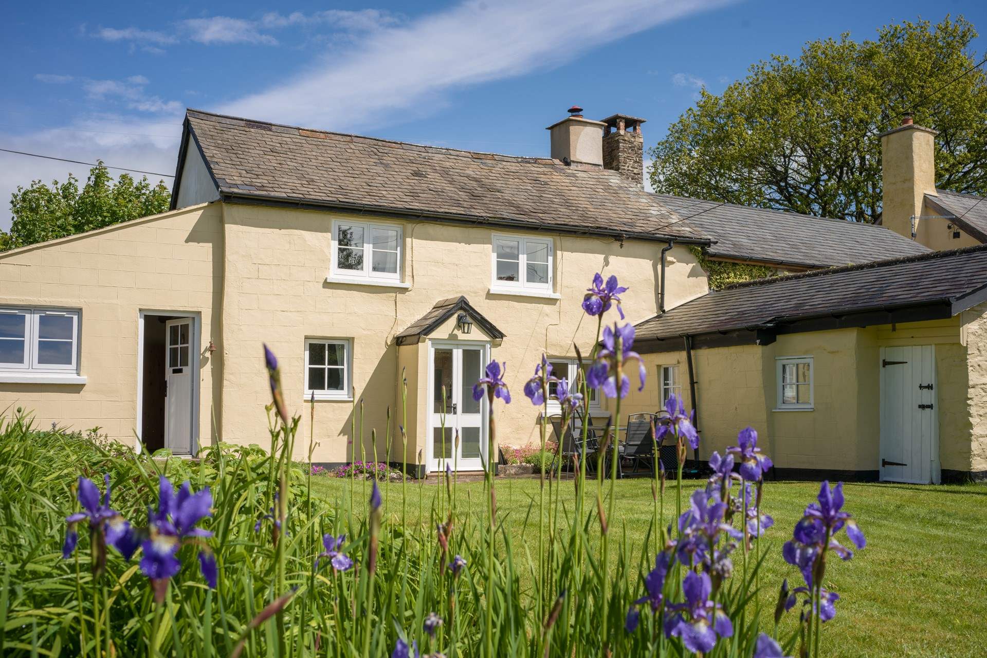 This traditional Exmoor cottage has a very private enclosed cottage garden.