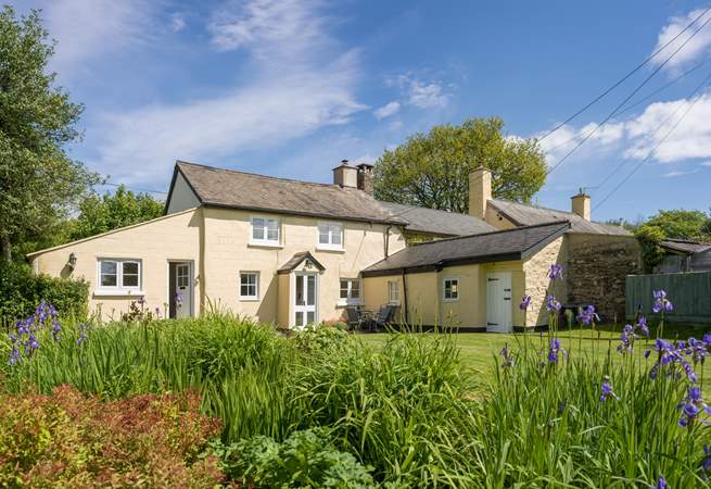 Welcome to the charming Cleveland Cottage and its beautiful, private country garden. The cottage is set amongst peaceful rolling countryside on the edge of Exmoor National Park
